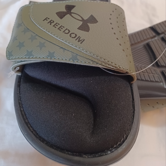 Men's Under Armour Ignite Freedom Slides - Picture 3 of 6